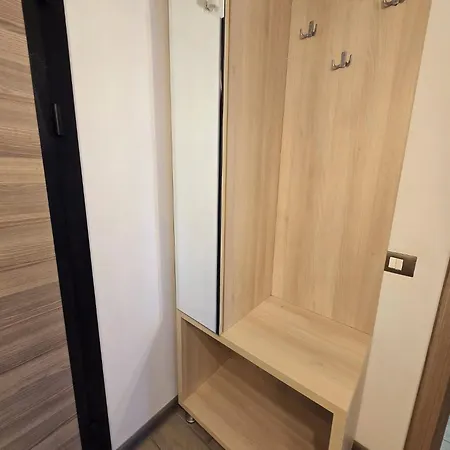 Bell Marina Pool & *