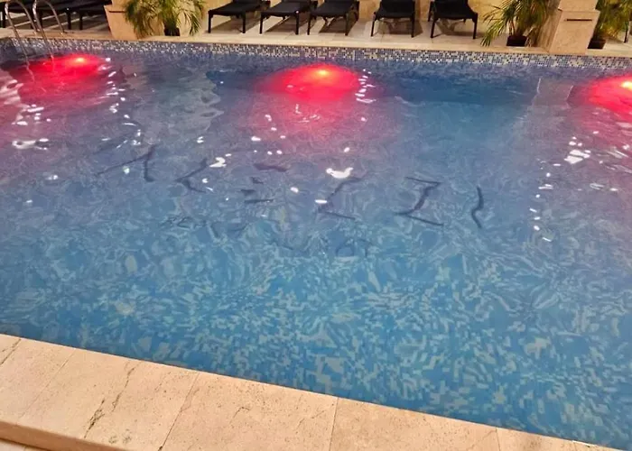 Bell Marina Pool & Năvodari