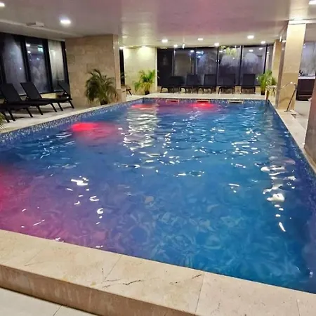 Bell Marina Pool & *