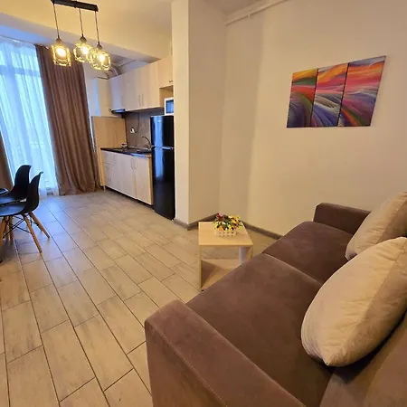 Bell Marina Pool & Navodari